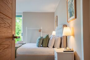 Host Stay Hilltop House