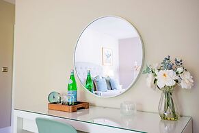 Host Stay Hilltop House