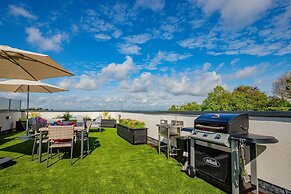 Host Stay Hilltop House