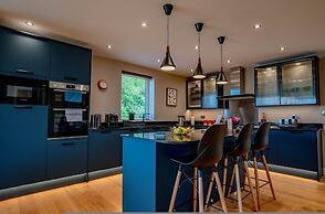 Host Stay Hilltop House