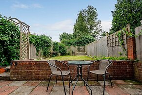 Host Stay Hales Orchard