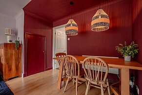 Host Stay Hales Orchard