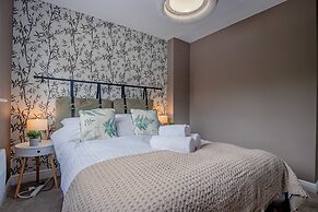 Host Stay Hales Orchard