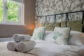 Host Stay Hales Orchard