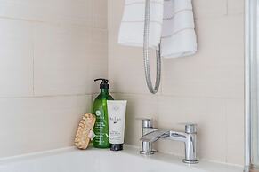 Host Stay The Haven at Church Road