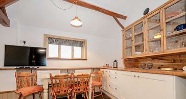 Host Stay Snodsbury Barn