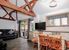 Host Stay Snodsbury Barn