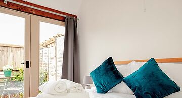 Host Stay Snodsbury Barn