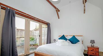 Host Stay Snodsbury Barn