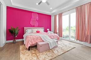 Downtown Houston 3BR Bachelorette Escape