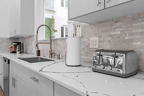 Downtown Houston 3BR Bachelorette Escape