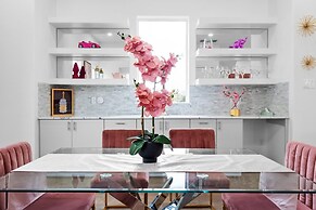 Downtown Houston 3BR Bachelorette Escape