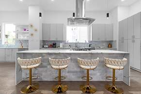 Downtown Houston 3BR Bachelorette Escape