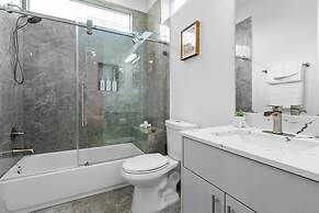 Downtown Houston 3BR Bachelorette Escape
