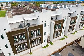 Downtown Houston 3BR Bachelorette Escape