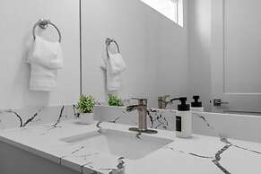 Downtown Houston 3BR Bachelorette Escape