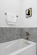 Downtown Houston 3BR Bachelorette Escape