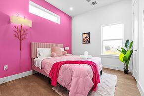 Downtown Houston 3BR Bachelorette Escape