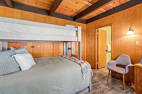 Awesome House Above The Lake/pets Welcome 2 Bedroom Home by Bear Valle