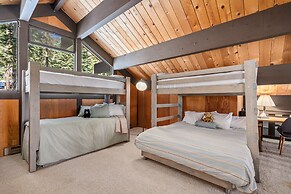 Awesome House Above The Lake/pets Welcome 2 Bedroom Home by Bear Valle