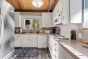 Awesome House Above The Lake/pets Welcome 2 Bedroom Home by Bear Valle