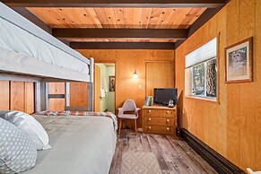 Awesome House Above The Lake/pets Welcome 2 Bedroom Home by Bear Valle
