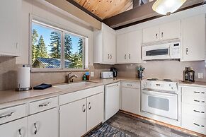 Awesome House Above The Lake/pets Welcome 2 Bedroom Home by Bear Valle