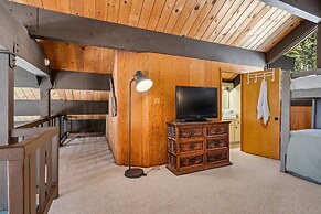 Awesome House Above The Lake/pets Welcome 2 Bedroom Home by Bear Valle