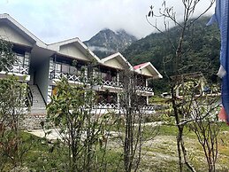 Whispering Pines Lachung