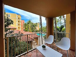 Lux Condo at Yacht Club 10min from Beach