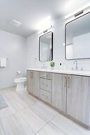 Bright Apartment with Great Amenities