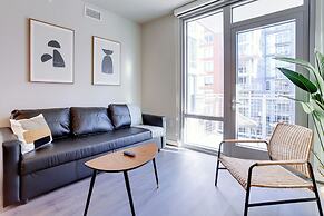 Bright Apartment with Great Amenities