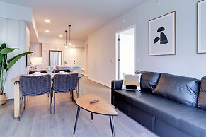 Bright Apartment with Great Amenities