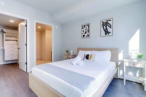 Bright Apartment with Great Amenities