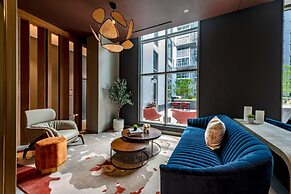 Bright Apartment with Great Amenities