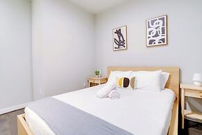 Bright Apartment with Great Amenities