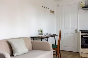 Kingston & Richmond Lux Brand new Studio