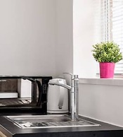 Kingston & Richmond Lux Brand new Studio