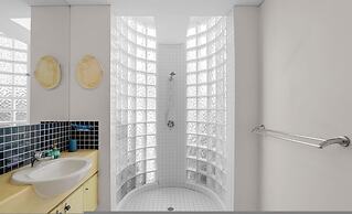 Zen Oceanscape Balcony - Oceanview - Parking