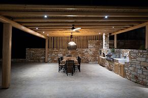 Akrotiri Estate Naxos - Private Hillside Estate