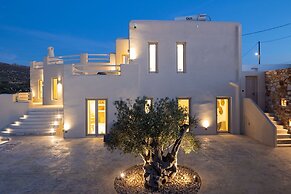 Akrotiri Estate Naxos - Private Hillside Estate