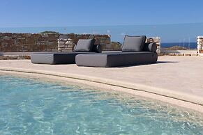 Akrotiri Estate Naxos - Private Hillside Estate