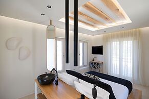 Akrotiri Estate Naxos - Private Hillside Estate