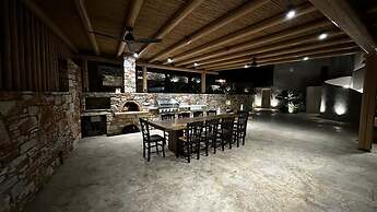 Akrotiri Estate Naxos - Private Hillside Estate