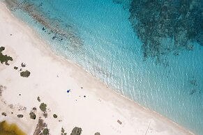 Angali HM Quiet 3 Bdrm Home on the Beach