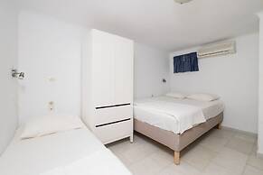 Angali HM Quiet 3 Bdrm Home on the Beach