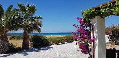 Angali HM Quiet 3 Bdrm Home on the Beach