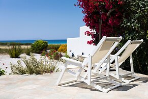 Angali HM Quiet 3 Bdrm Home on the Beach