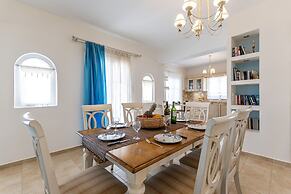 Villa Alba Spacious Home by the sea