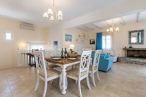 Villa Alba Spacious Home by the sea